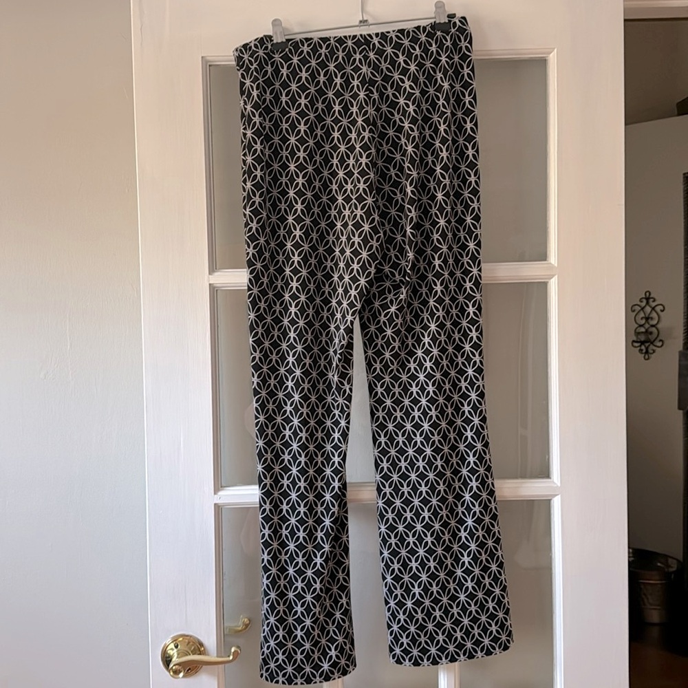 Clara sun Whoo no wrinkle pants size med